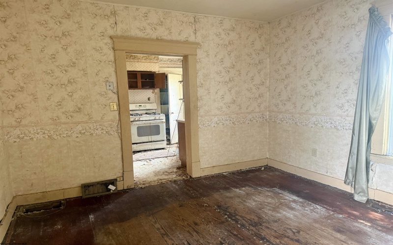 419 STEALEY Avenue, Clarksburg, West Virginia 26301, 3 Bedrooms Bedrooms, 8 Rooms Rooms,2 BathroomsBathrooms,Single Family Detached,For Sale,STEALEY,0,10166362
