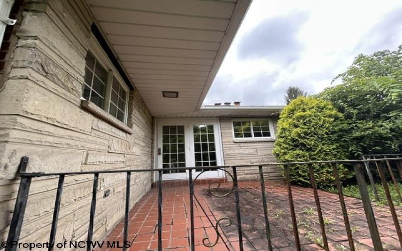 1116 Katherine Street, Fairmont, West Virginia 26554, 2 Bedrooms Bedrooms, 6 Rooms Rooms,2 BathroomsBathrooms,Single Family Detached,For Sale,Katherine,0,10166361