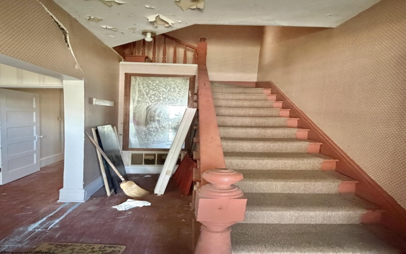 235 Center Avenue, Weston, West Virginia 26452, 4 Bedrooms Bedrooms, 9 Rooms Rooms,2 BathroomsBathrooms,Single Family Detached,For Sale,Center,0,10166360