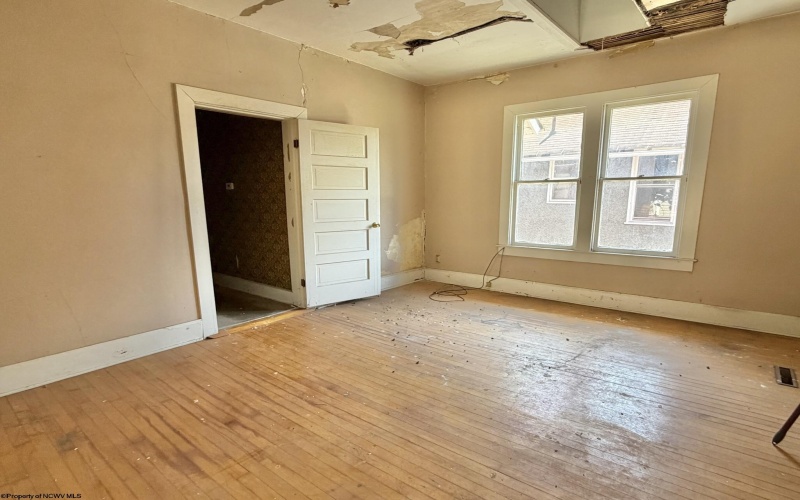 235 Center Avenue, Weston, West Virginia 26452, 4 Bedrooms Bedrooms, 9 Rooms Rooms,2 BathroomsBathrooms,Single Family Detached,For Sale,Center,0,10166360
