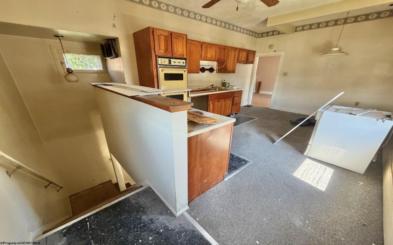235 Center Avenue, Weston, West Virginia 26452, 4 Bedrooms Bedrooms, 9 Rooms Rooms,2 BathroomsBathrooms,Single Family Detached,For Sale,Center,0,10166360