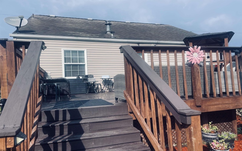 127 Willis Avenue, Bridgeport, West Virginia 26330, 3 Bedrooms Bedrooms, 7 Rooms Rooms,2 BathroomsBathrooms,Single Family Detached,For Sale,Willis,0,10166355