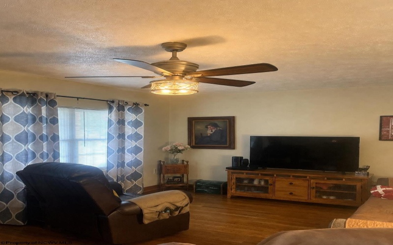 127 Willis Avenue, Bridgeport, West Virginia 26330, 3 Bedrooms Bedrooms, 7 Rooms Rooms,2 BathroomsBathrooms,Single Family Detached,For Sale,Willis,0,10166355