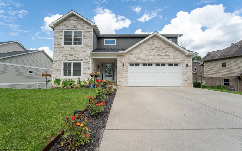 1027 Excaliber Drive, Morgantown, West Virginia 26508, 5 Bedrooms Bedrooms, 10 Rooms Rooms,3 BathroomsBathrooms,Single Family Detached,For Sale,Excaliber,0,10166356