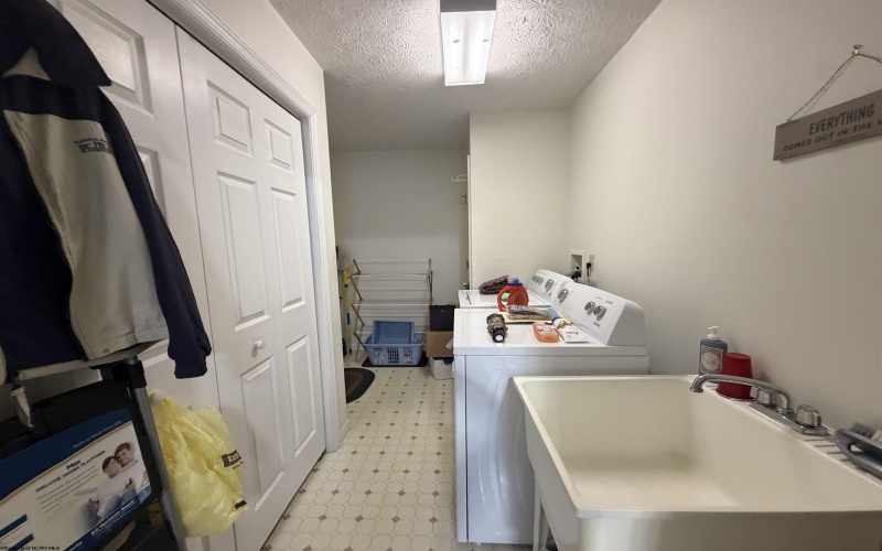 34 Kessla Way, Shinnston, West Virginia 26431, 3 Bedrooms Bedrooms, 6 Rooms Rooms,2 BathroomsBathrooms,Single Family Detached,For Sale,Kessla,0,10166357
