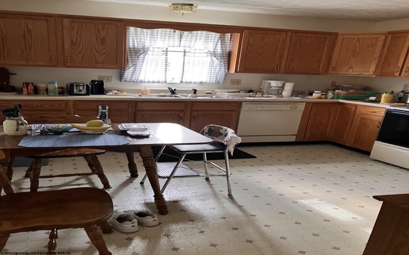 34 Kessla Way, Shinnston, West Virginia 26431, 3 Bedrooms Bedrooms, 6 Rooms Rooms,2 BathroomsBathrooms,Single Family Detached,For Sale,Kessla,0,10166357
