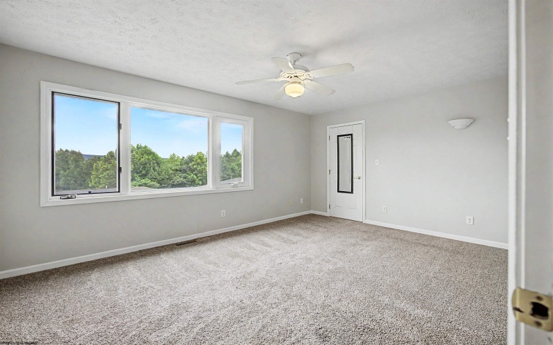 302 PIERPONT HEIGHTS Drive, Morgantown, West Virginia 26508, 4 Bedrooms Bedrooms, 11 Rooms Rooms,4 BathroomsBathrooms,Single Family Attached,For Sale,PIERPONT HEIGHTS,0,10166375