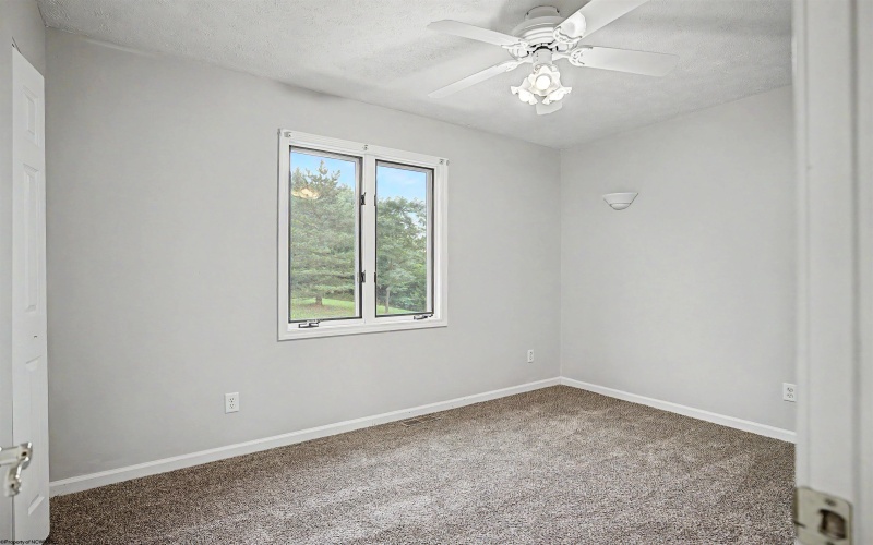 302 PIERPONT HEIGHTS Drive, Morgantown, West Virginia 26508, 4 Bedrooms Bedrooms, 11 Rooms Rooms,4 BathroomsBathrooms,Single Family Attached,For Sale,PIERPONT HEIGHTS,0,10166375