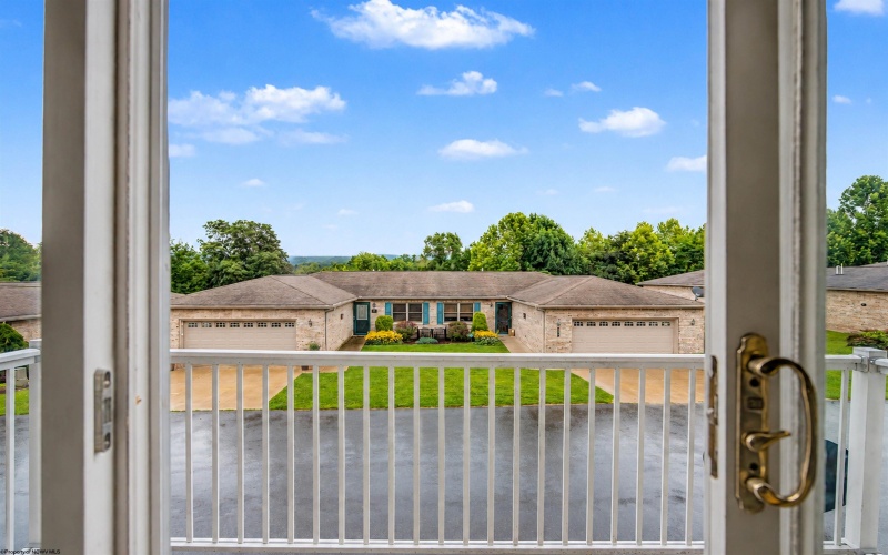 302 PIERPONT HEIGHTS Drive, Morgantown, West Virginia 26508, 4 Bedrooms Bedrooms, 11 Rooms Rooms,4 BathroomsBathrooms,Single Family Attached,For Sale,PIERPONT HEIGHTS,0,10166375