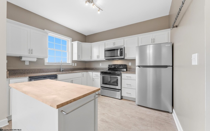 103 Butler Drive, Morgantown, West Virginia 26505, 3 Bedrooms Bedrooms, 7 Rooms Rooms,2 BathroomsBathrooms,Single Family Attached,For Sale,Butler,0,10166377