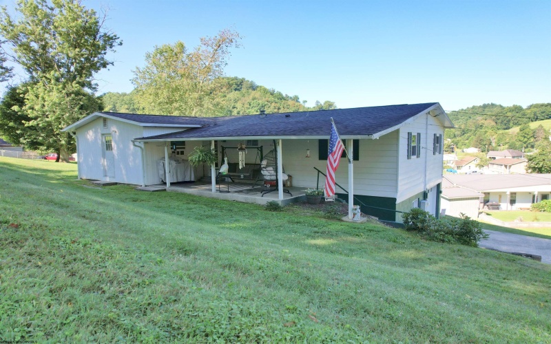 138 Springdale Street, Grafton, West Virginia 26534-000, 3 Bedrooms Bedrooms, 4 Rooms Rooms,1 BathroomBathrooms,Single Family Detached,For Sale,Springdale,0,10166290