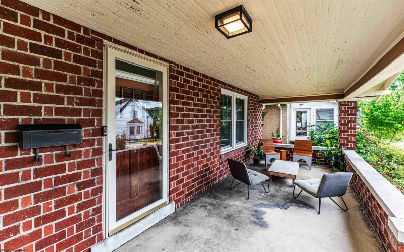 145 Waitman Street, Morgantown, West Virginia 26501, 4 Bedrooms Bedrooms, 8 Rooms Rooms,2 BathroomsBathrooms,Single Family Detached,For Sale,Waitman,0,10166380