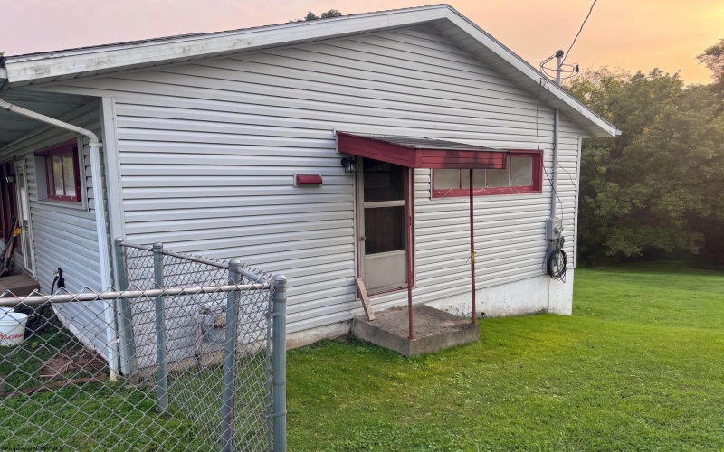 111 Ullom Street, Fairmont, West Virginia 26554, 2 Bedrooms Bedrooms, 5 Rooms Rooms,1 BathroomBathrooms,Single Family Detached,For Sale,Ullom,0,10166388 111 Ullom Street, Fairmont, West Virginia 26554, 2 Bedrooms Bedrooms, 5 Rooms Rooms,1 BathroomBathrooms,Single Family Detached,For Sale,Ullom,0,10166388