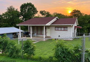 111 Ullom Street, Fairmont, West Virginia 26554, 2 Bedrooms Bedrooms, 5 Rooms Rooms,1 BathroomBathrooms,Single Family Detached,For Sale,Ullom,0,10166388