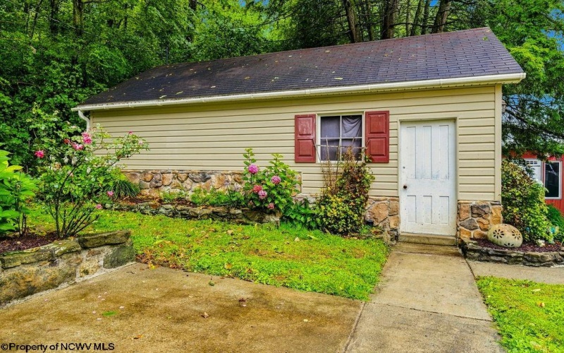 1612 Davisson Run Road, Clarksburg, West Virginia 26301, 4 Bedrooms Bedrooms, 11 Rooms Rooms,2 BathroomsBathrooms,Single Family Detached,For Sale,Davisson Run,0,10166390