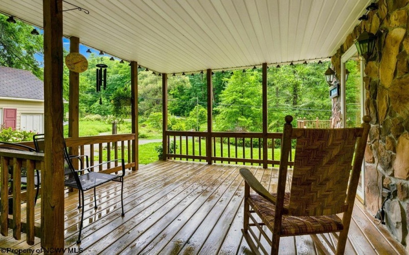 1612 Davisson Run Road, Clarksburg, West Virginia 26301, 4 Bedrooms Bedrooms, 11 Rooms Rooms,2 BathroomsBathrooms,Single Family Detached,For Sale,Davisson Run,0,10166390