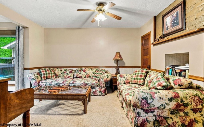 1612 Davisson Run Road, Clarksburg, West Virginia 26301, 4 Bedrooms Bedrooms, 11 Rooms Rooms,2 BathroomsBathrooms,Single Family Detached,For Sale,Davisson Run,0,10166390
