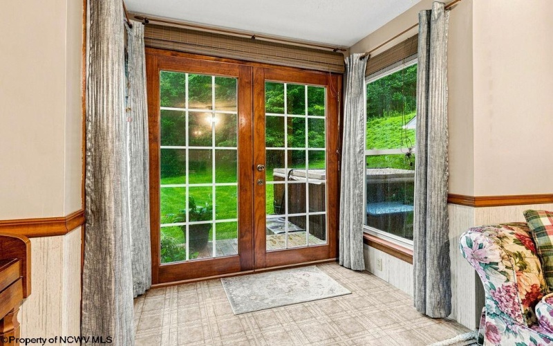 1612 Davisson Run Road, Clarksburg, West Virginia 26301, 4 Bedrooms Bedrooms, 11 Rooms Rooms,2 BathroomsBathrooms,Single Family Detached,For Sale,Davisson Run,0,10166390