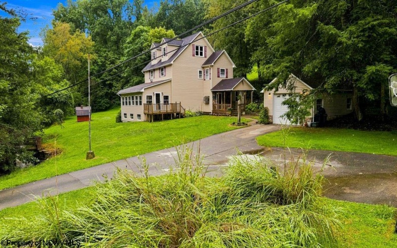 1612 Davisson Run Road, Clarksburg, West Virginia 26301, 4 Bedrooms Bedrooms, 11 Rooms Rooms,2 BathroomsBathrooms,Single Family Detached,For Sale,Davisson Run,0,10166390