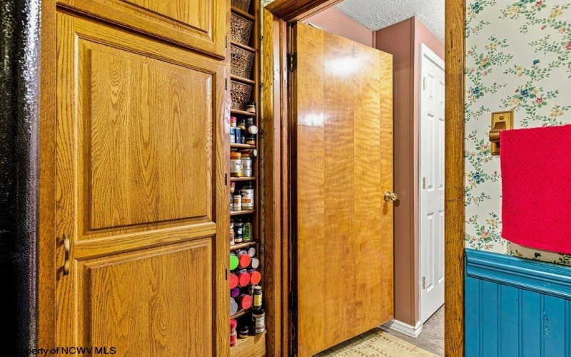 1612 Davisson Run Road, Clarksburg, West Virginia 26301, 4 Bedrooms Bedrooms, 11 Rooms Rooms,2 BathroomsBathrooms,Single Family Detached,For Sale,Davisson Run,0,10166390
