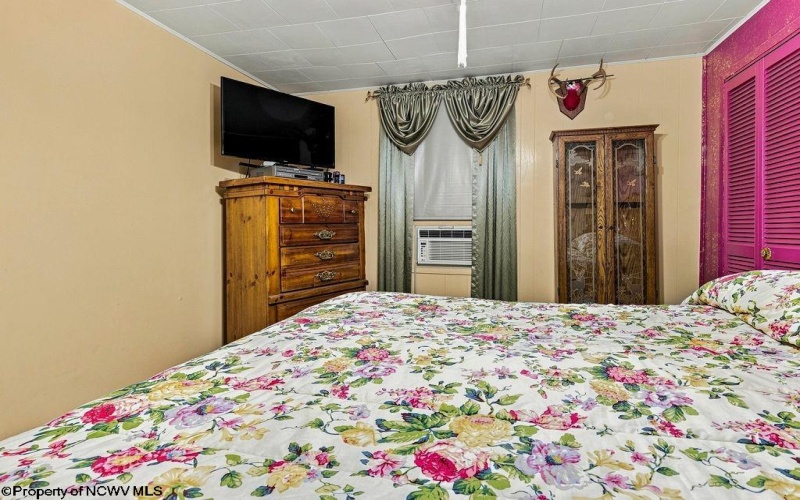1612 Davisson Run Road, Clarksburg, West Virginia 26301, 4 Bedrooms Bedrooms, 11 Rooms Rooms,2 BathroomsBathrooms,Single Family Detached,For Sale,Davisson Run,0,10166390