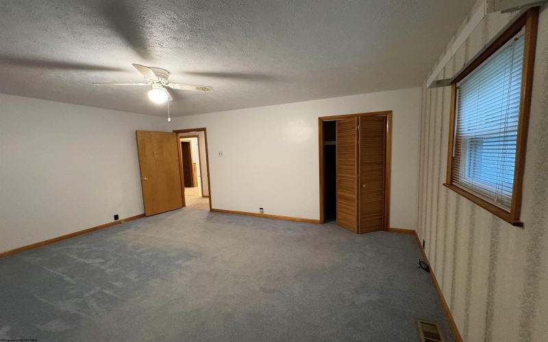 1726 Flaggy Meadow Road, Mannington, West Virginia 26582, 3 Bedrooms Bedrooms, 6 Rooms Rooms,1 BathroomBathrooms,Single Family Detached,For Sale,Flaggy Meadow,0,10166394