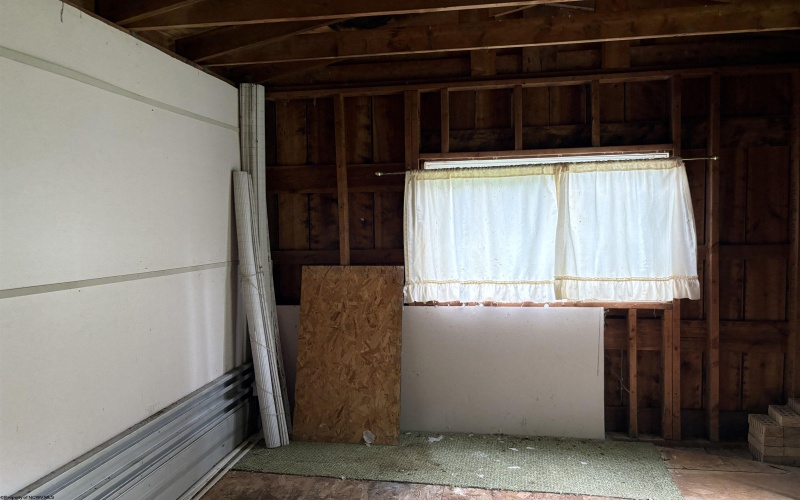 1726 Flaggy Meadow Road, Mannington, West Virginia 26582, 3 Bedrooms Bedrooms, 6 Rooms Rooms,1 BathroomBathrooms,Single Family Detached,For Sale,Flaggy Meadow,0,10166394