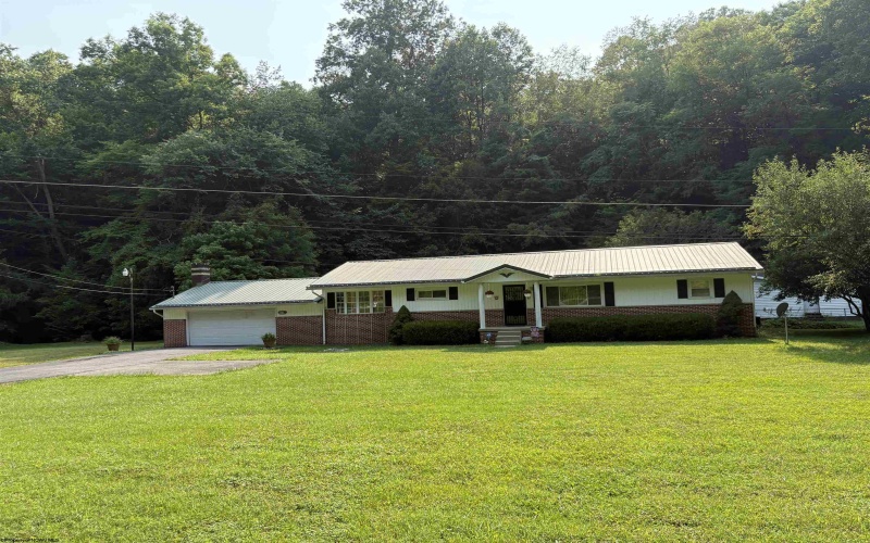 1726 Flaggy Meadow Road, Mannington, West Virginia 26582, 3 Bedrooms Bedrooms, 6 Rooms Rooms,1 BathroomBathrooms,Single Family Detached,For Sale,Flaggy Meadow,0,10166394