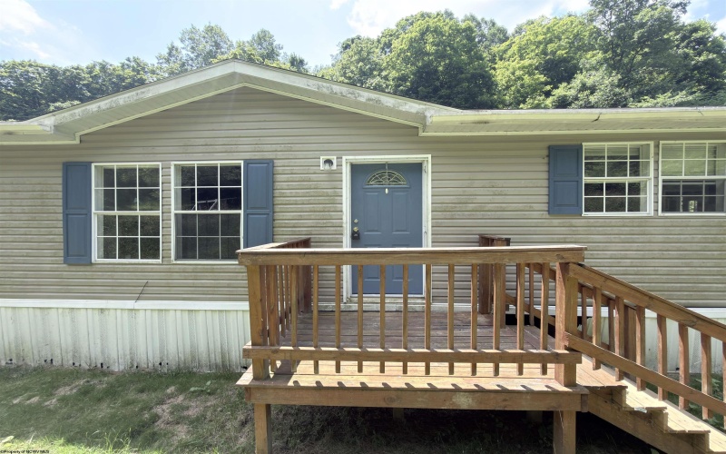 1293 Flag Run Road, Clarksburg, West Virginia 26301, 3 Bedrooms Bedrooms, 6 Rooms Rooms,2 BathroomsBathrooms,Single Family Detached,For Sale,Flag Run,0,10166396