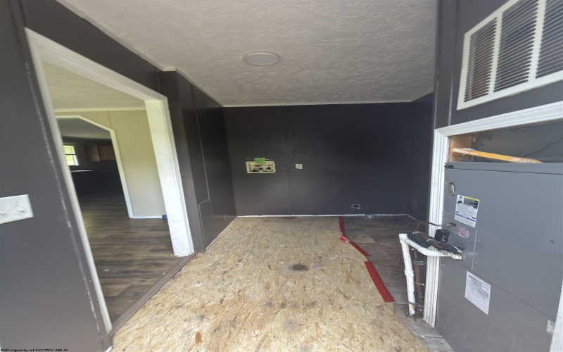 1293 Flag Run Road, Clarksburg, West Virginia 26301, 3 Bedrooms Bedrooms, 6 Rooms Rooms,2 BathroomsBathrooms,Single Family Detached,For Sale,Flag Run,0,10166396