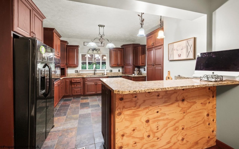 401 Jefferson Street, Mannington, West Virginia 26582, 3 Bedrooms Bedrooms, 8 Rooms Rooms,2 BathroomsBathrooms,Single Family Detached,For Sale,Jefferson,0,10166399