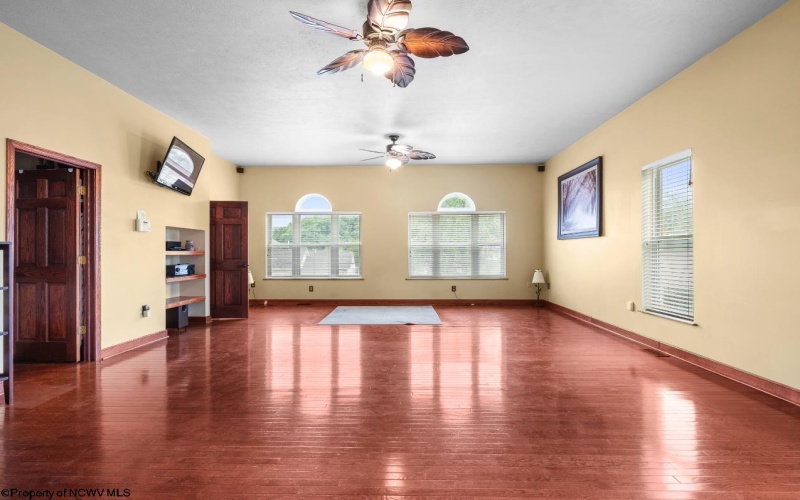 401 Jefferson Street, Mannington, West Virginia 26582, 3 Bedrooms Bedrooms, 8 Rooms Rooms,2 BathroomsBathrooms,Single Family Detached,For Sale,Jefferson,0,10166399
