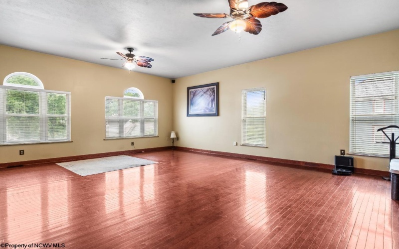 401 Jefferson Street, Mannington, West Virginia 26582, 3 Bedrooms Bedrooms, 8 Rooms Rooms,2 BathroomsBathrooms,Single Family Detached,For Sale,Jefferson,0,10166399