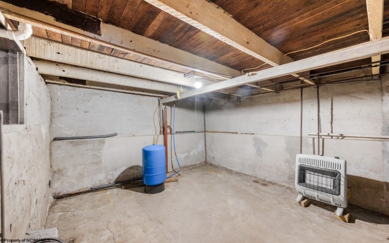 7816 Husky Highway, Mannington, West Virginia 26582, 1 Bedroom Bedrooms, 5 Rooms Rooms,1 BathroomBathrooms,Single Family Detached,For Sale,Husky,0,10166400