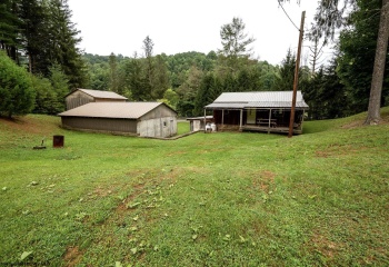 7816 Husky Highway, Mannington, West Virginia 26582, 1 Bedroom Bedrooms, 5 Rooms Rooms,1 BathroomBathrooms,Single Family Detached,For Sale,Husky,0,10166400