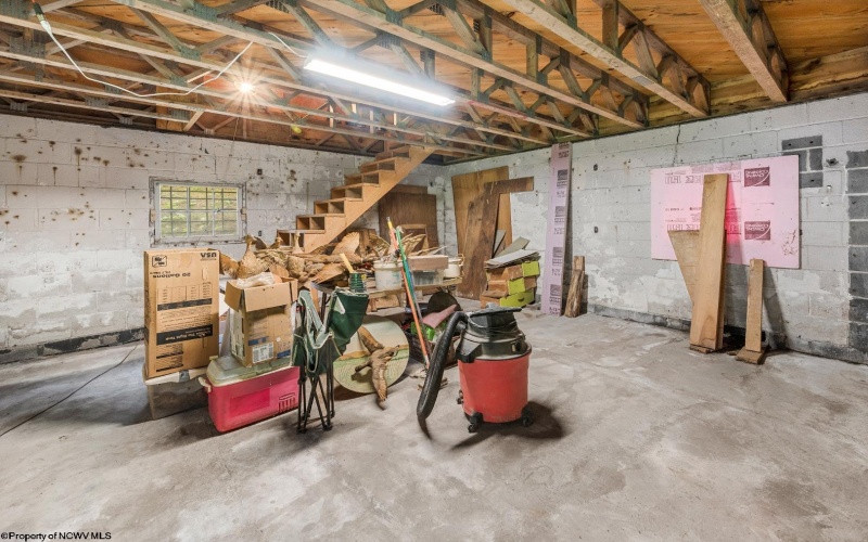 7816 Husky Highway, Mannington, West Virginia 26582, 1 Bedroom Bedrooms, 5 Rooms Rooms,1 BathroomBathrooms,Single Family Detached,For Sale,Husky,0,10166400