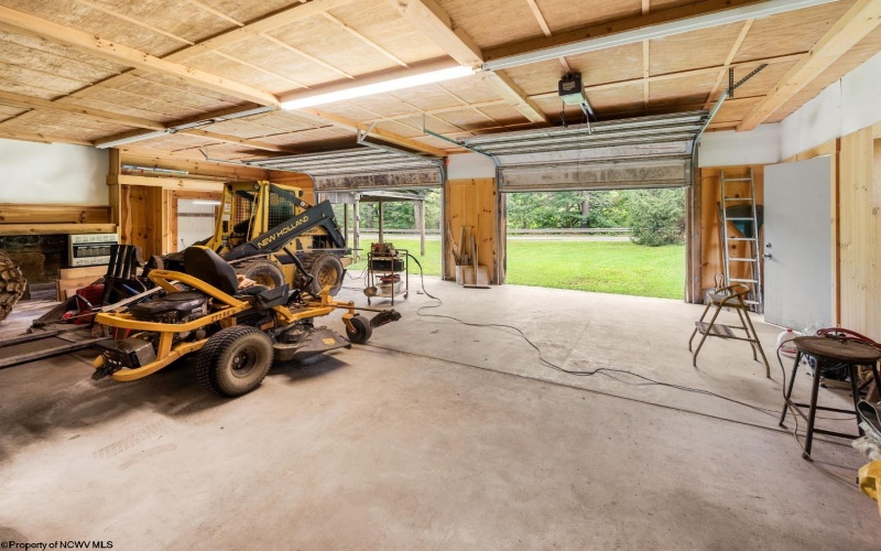 7816 Husky Highway, Mannington, West Virginia 26582, 1 Bedroom Bedrooms, 5 Rooms Rooms,1 BathroomBathrooms,Single Family Detached,For Sale,Husky,0,10166400