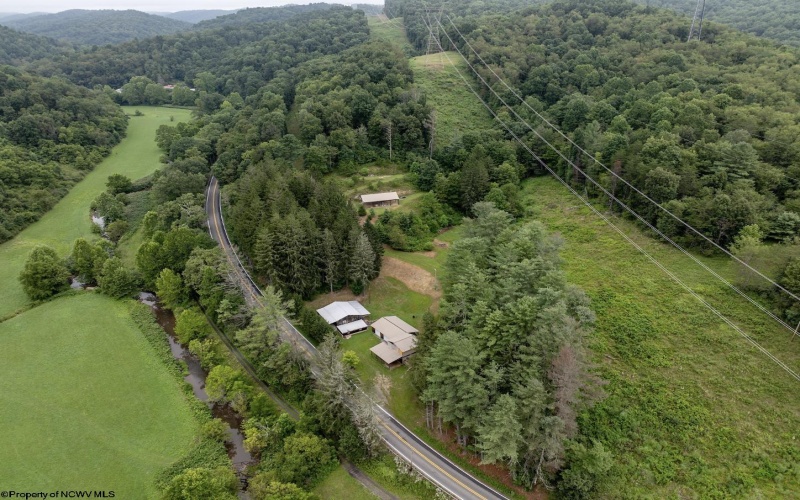 7816 Husky Highway, Mannington, West Virginia 26582, 1 Bedroom Bedrooms, 5 Rooms Rooms,1 BathroomBathrooms,Single Family Detached,For Sale,Husky,0,10166400