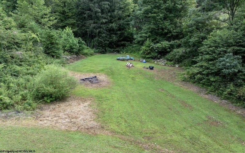 7816 Husky Highway, Mannington, West Virginia 26582, 1 Bedroom Bedrooms, 5 Rooms Rooms,1 BathroomBathrooms,Single Family Detached,For Sale,Husky,0,10166400