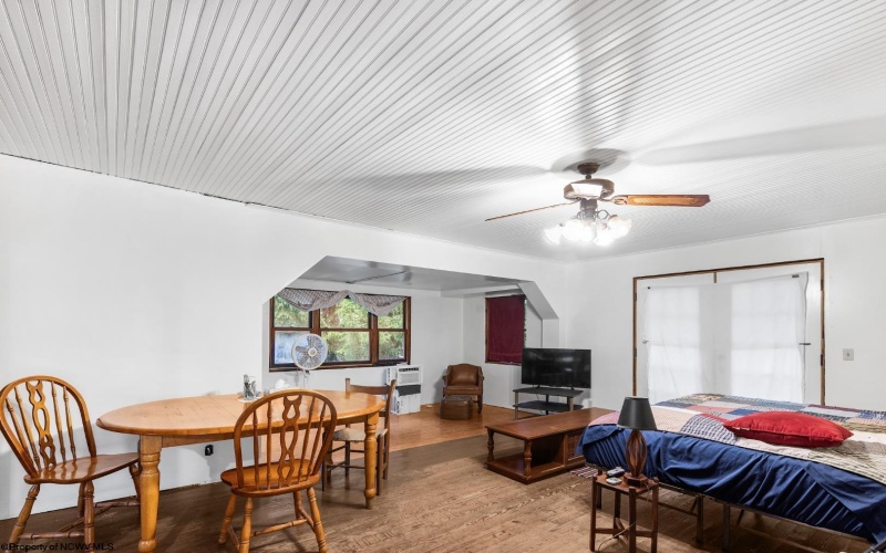 7816 Husky Highway, Mannington, West Virginia 26582, 1 Bedroom Bedrooms, 5 Rooms Rooms,1 BathroomBathrooms,Single Family Detached,For Sale,Husky,0,10166400