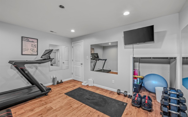 204 Santorini Avenue, Morgantown, West Virginia 26508, 5 Bedrooms Bedrooms, 15 Rooms Rooms,3 BathroomsBathrooms,Single Family Detached,For Sale,Santorini,0,10166402