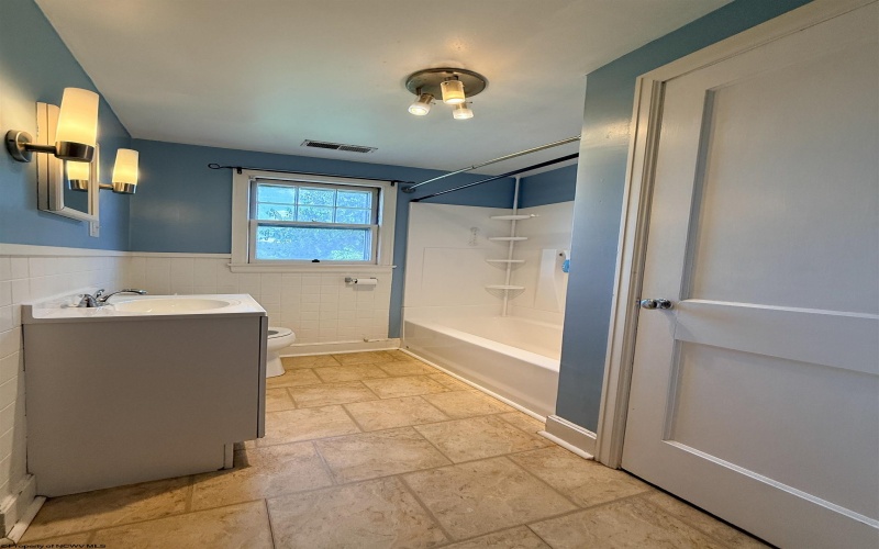 607 Joseph Street, Clarksburg, West Virginia 26301, 3 Bedrooms Bedrooms, 7 Rooms Rooms,1 BathroomBathrooms,Single Family Detached,For Sale,Joseph,0,10166417