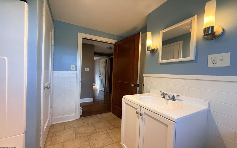 607 Joseph Street, Clarksburg, West Virginia 26301, 3 Bedrooms Bedrooms, 7 Rooms Rooms,1 BathroomBathrooms,Single Family Detached,For Sale,Joseph,0,10166417