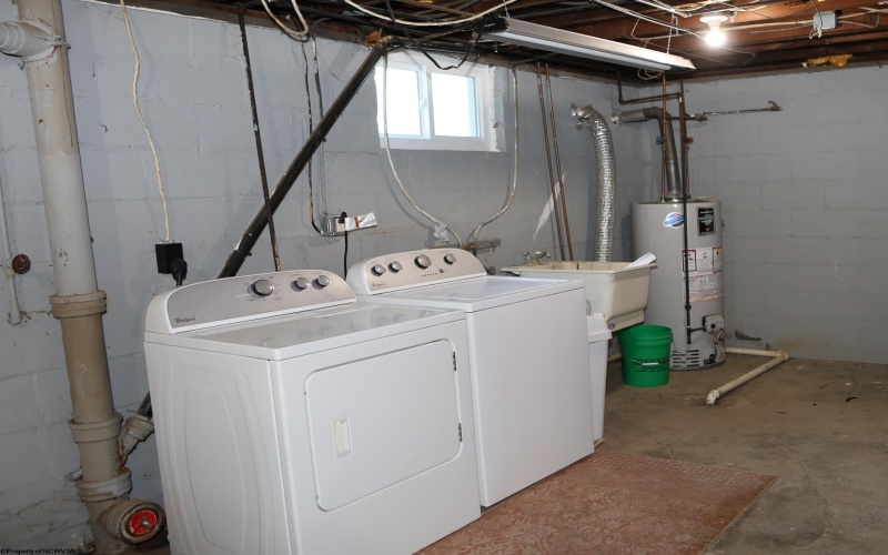 607 Joseph Street, Clarksburg, West Virginia 26301, 3 Bedrooms Bedrooms, 7 Rooms Rooms,1 BathroomBathrooms,Single Family Detached,For Sale,Joseph,0,10166417