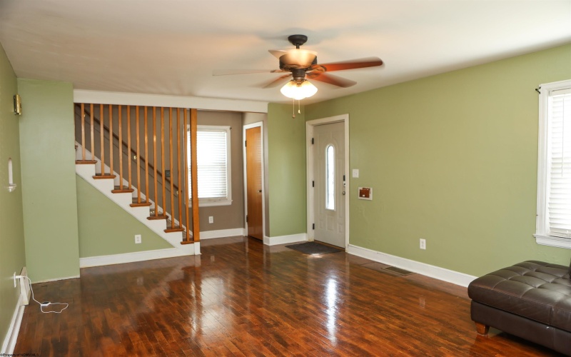 607 Joseph Street, Clarksburg, West Virginia 26301, 3 Bedrooms Bedrooms, 7 Rooms Rooms,1 BathroomBathrooms,Single Family Detached,For Sale,Joseph,0,10166417