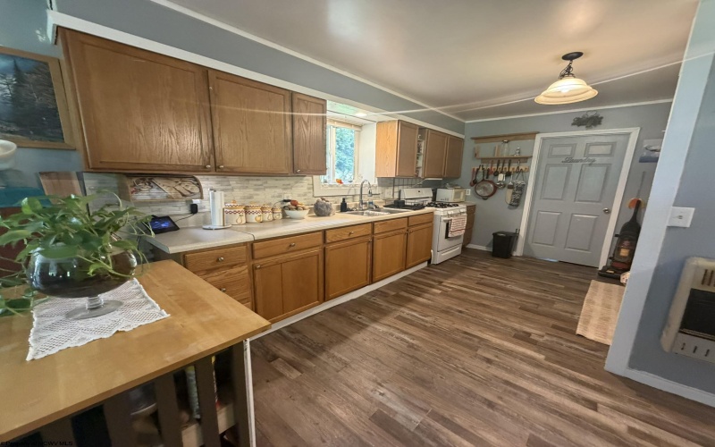 252 Gateway Road, Wallace, West Virginia 26448, 3 Bedrooms Bedrooms, 6 Rooms Rooms,2 BathroomsBathrooms,Single Family Detached,For Sale,Gateway,0,10166412
