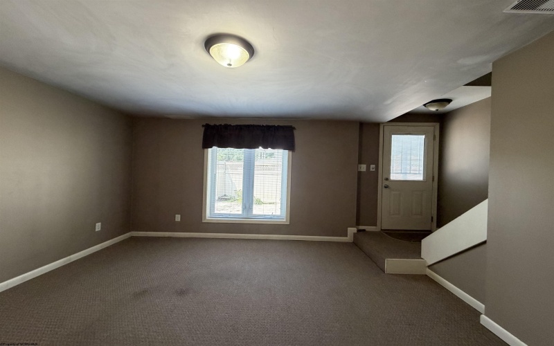 104 1/2 Maryland Avenue, Clarksburg, West Virginia 26301, 2 Bedrooms Bedrooms, 5 Rooms Rooms,1 BathroomBathrooms,Single Family Detached,For Sale,Maryland,0,10166408