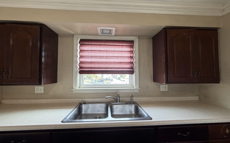 104 1/2 Maryland Avenue, Clarksburg, West Virginia 26301, 2 Bedrooms Bedrooms, 5 Rooms Rooms,1 BathroomBathrooms,Single Family Detached,For Sale,Maryland,0,10166408