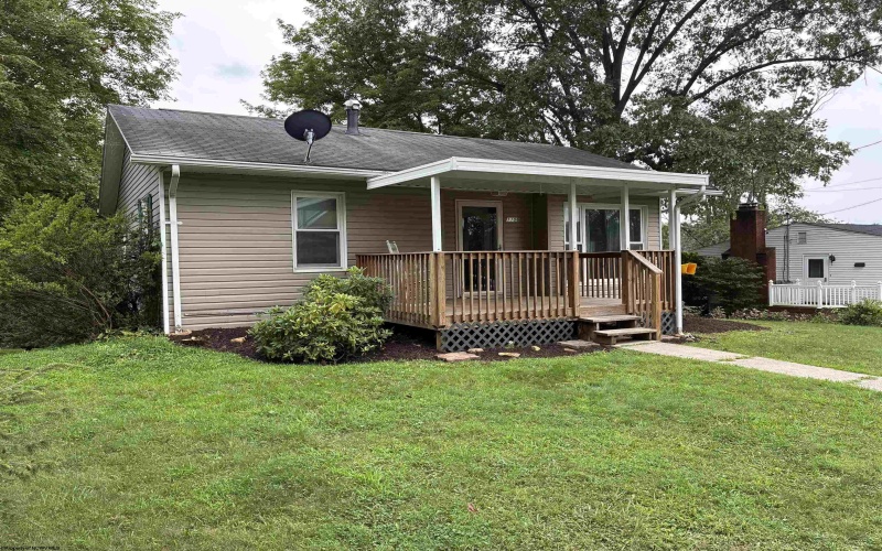 1106 Harvatis Street, Morgantown, West Virginia 26508, 2 Bedrooms Bedrooms, 5 Rooms Rooms,1 BathroomBathrooms,Single Family Detached,For Sale,Harvatis,0,10166418