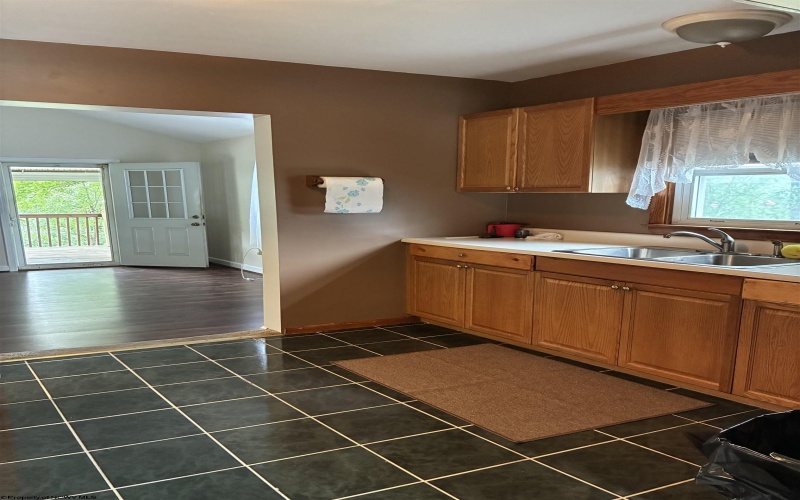 1106 Harvatis Street, Morgantown, West Virginia 26508, 2 Bedrooms Bedrooms, 5 Rooms Rooms,1 BathroomBathrooms,Single Family Detached,For Sale,Harvatis,0,10166418
